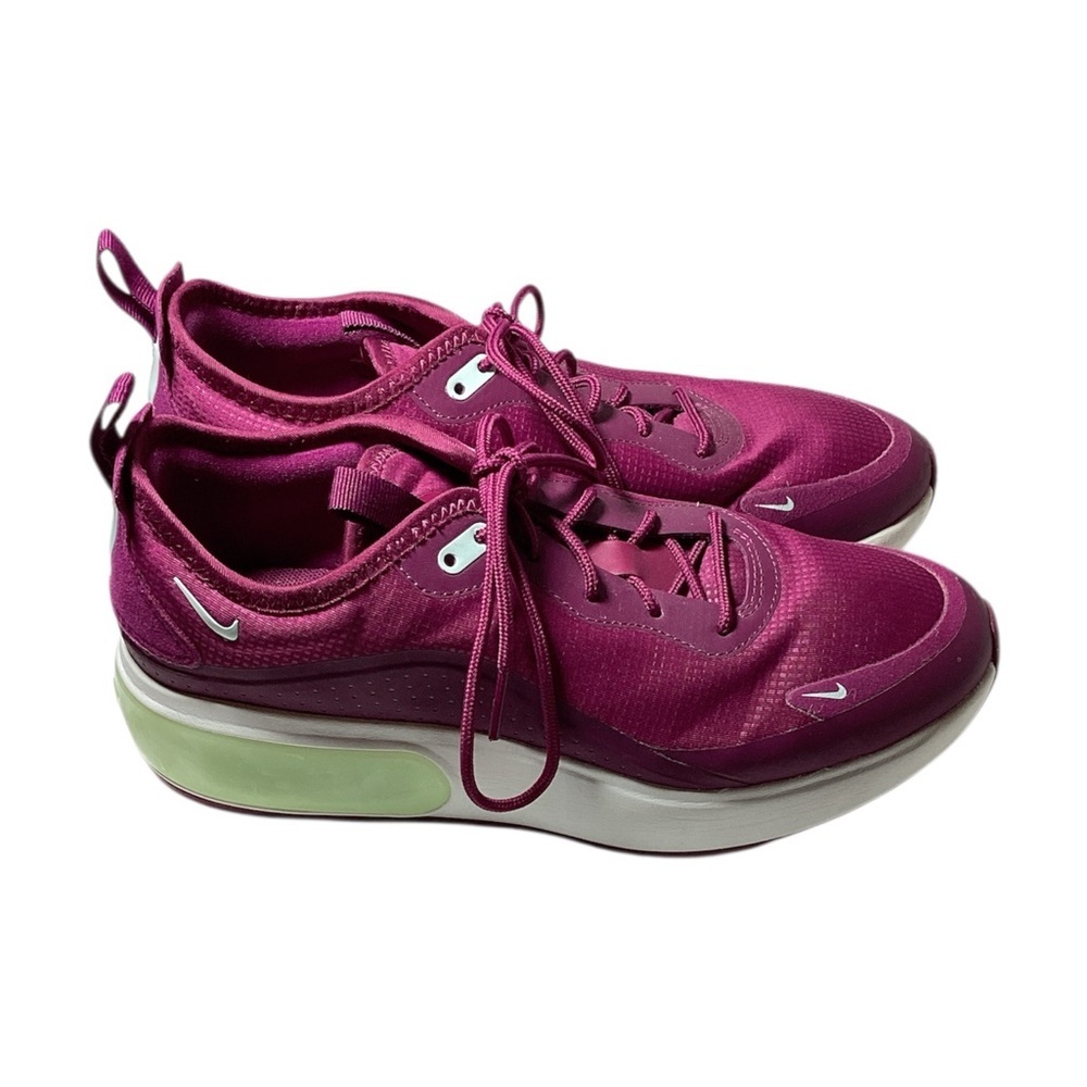 Nike Women's Magenta Sneakers
